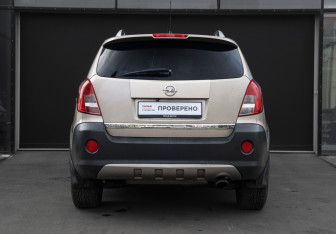 Подержанный автомобиль Opel Antara 2013 года (6 фото)