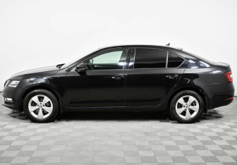 Подержанный автомобиль Skoda Octavia Liftback 2018 года (3 фото)