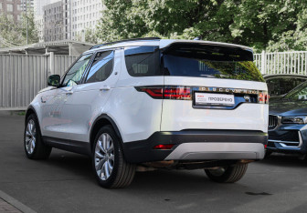 Подержанный автомобиль Land Rover Discovery 2022 года (6 фото)