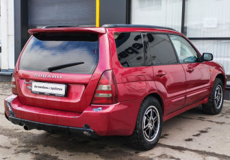 Подержанный автомобиль Subaru Forester Suv 2005 года (5 фото)