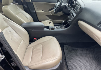 Подержанный автомобиль Kia Optima Sedan 2012 года (9 фото)