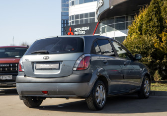 Подержанный автомобиль Kia Rio Hatchback 2009 года (4 фото)