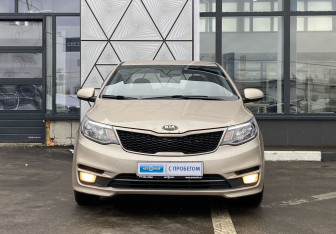 Подержанный автомобиль Kia Rio Sedan 2015 года (2 фото)