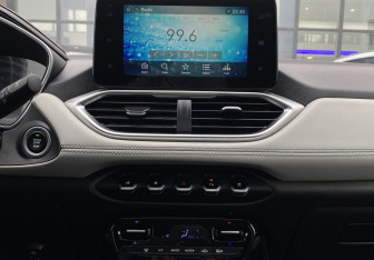 Подержанный автомобиль Chevrolet Captiva 2022 года (21 фото)