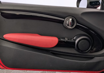 Подержанный автомобиль MINI Hatch 2020 года (19 фото)