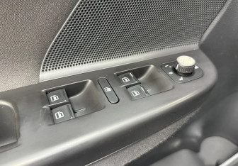 Подержанный автомобиль Volkswagen Jetta Sedan 2008 года (17 фото)
