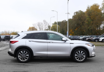 Подержанный автомобиль Infiniti QX50 2020 года (4 фото)