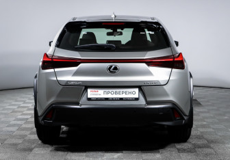 Подержанный автомобиль Lexus UX 2019 года (6 фото)