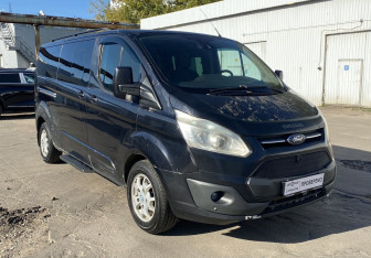 Подержанный автомобиль Ford Tourneo Custom 2014 года (3 фото)
