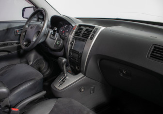 Подержанный автомобиль Hyundai Tucson 2008 года (9 фото)