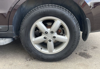 Подержанный автомобиль Hyundai Santa Fe 2009 года (9 фото)