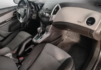 Подержанный автомобиль Chevrolet Cruze Sedan 2013 года (9 фото)