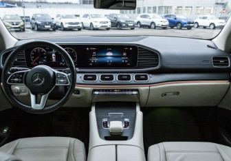 Подержанный автомобиль Mercedes-Benz GLE 2019 года (18 фото)