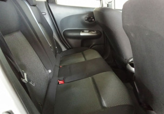 Подержанный автомобиль Nissan Juke 2014 года (11 фото)