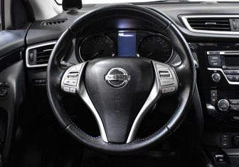 Подержанный автомобиль Nissan Qashqai 2016 года (12 фото)