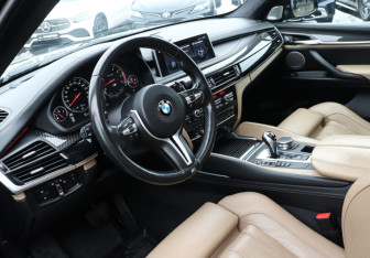 Подержанный автомобиль BMW X5 M 2018 года (13 фото)