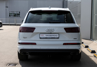 Подержанный автомобиль Audi Q7 2019 года (6 фото)