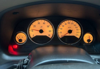 Подержанный автомобиль Chevrolet Viva 2005 года (14 фото)