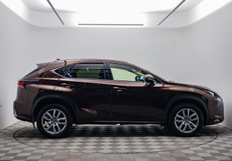 Подержанный автомобиль Lexus NX 2018 года (4 фото)