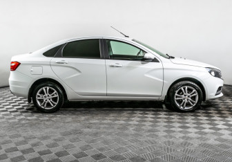 Подержанный автомобиль LADA (ВАЗ) Vesta Sedan 2016 года (4 фото)