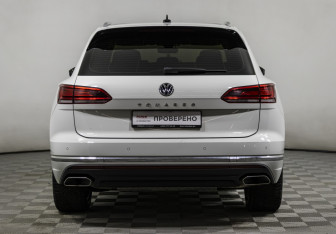 Подержанный автомобиль Volkswagen Touareg 2019 года (6 фото)