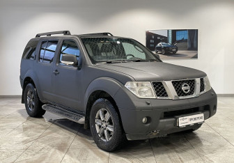 Подержанный автомобиль Nissan Pathfinder 2007 года (3 фото)