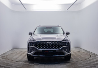 Подержанный автомобиль Hyundai Santa Fe 2022 года (2 фото)