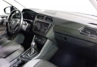Подержанный автомобиль Volkswagen Tiguan 2018 года (9 фото)