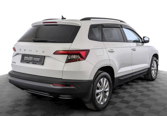 Подержанный автомобиль Skoda Karoq 2020 года (5 фото)