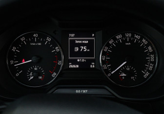 Подержанный автомобиль Skoda Octavia Liftback 2013 года (12 фото)