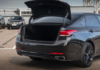 Подержанный автомобиль Genesis G80 2019 года (26 фото)