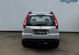 Подержанный автомобиль Nissan X-Trail 2013 года (6 фото)