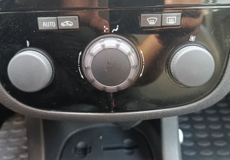 Подержанный автомобиль Opel Corsa 2010 года (16 фото)