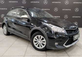 Подержанный автомобиль Kia Rio Hatchback 2021 года (3 фото)