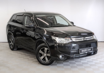 Подержанный автомобиль Mitsubishi Outlander 2014 года (3 фото)