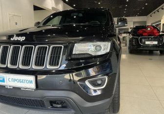 Подержанный автомобиль Jeep Grand Cherokee 2013 года (9 фото)