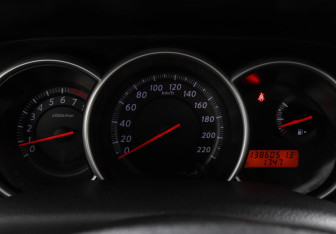 Подержанный автомобиль Nissan Tiida Hatchback 2010 года (7 фото)