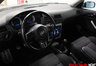 Подержанный автомобиль Volkswagen Bora Sedan 2001 года (10 фото)
