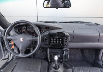 Подержанный автомобиль Porsche 911 Coupe 1999 года (16 фото)