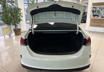 Подержанный автомобиль Hyundai Solaris Sedan 2021 года (20 фото)