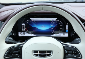 Подержанный автомобиль Geely Monjaro 2023 года (11 фото)