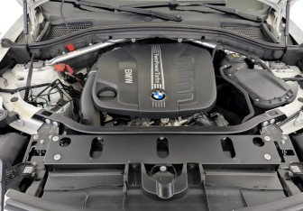 Подержанный автомобиль BMW X4 2017 года (9 фото)