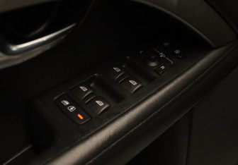 Подержанный автомобиль Volvo S80 2014 года (20 фото)