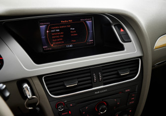 Подержанный автомобиль Audi A4 Sedan 2008 года (13 фото)