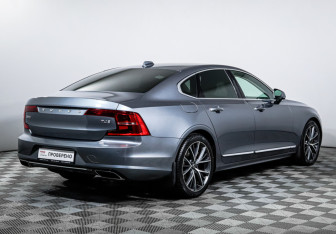 Подержанный автомобиль Volvo S90 2020 года (5 фото)