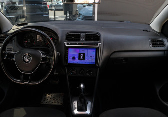 Подержанный автомобиль Volkswagen Polo Sedan 2017 года (9 фото)