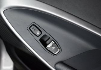 Подержанный автомобиль Hyundai Santa Fe 2012 года (14 фото)