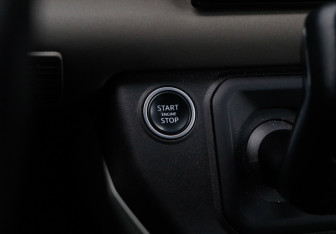 Подержанный автомобиль Land Rover Defender Suv 2022 года (22 фото)