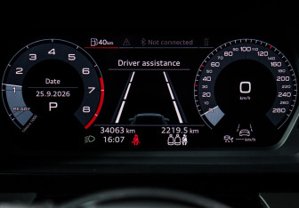Подержанный автомобиль Audi A3 Hatchback 2021 года (11 фото)