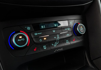 Подержанный автомобиль Ford Focus Hatchback 2017 года (21 фото)